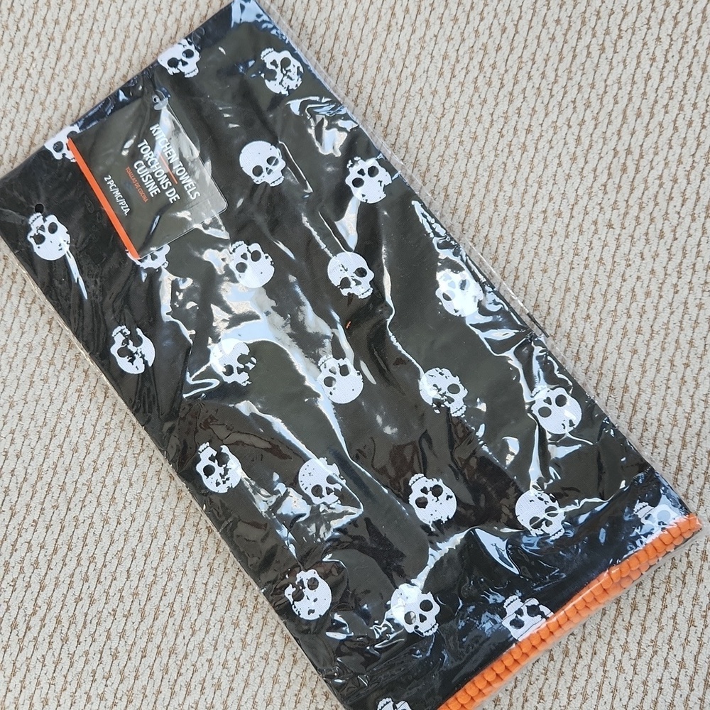 Skull Kitchen Towels in Black and Orange, 2pk, New